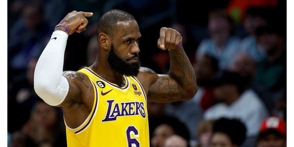 Los fanáticos del baloncesto vieron la tan esperada combinación de grandes jugadores Los fanáticos del baloncesto vieron la tan esperada combinación de grandes jugadores